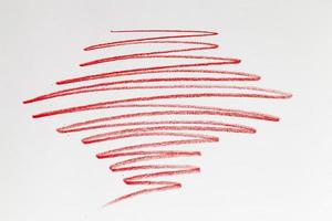 chaotische lijnen in rood potlood foto