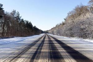 weg in de winter foto