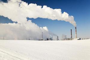 chemische fabriek, winterseizoen. foto