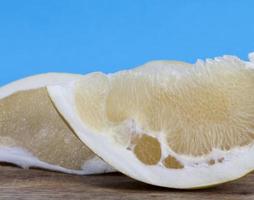 gele pomelo zoet en sappig foto