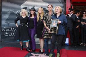 los angeles, 11 aug - the go-go s bij de ceremonie voor de go-go s star op de hollywood walk of fame op hollywood blvd op 11 augustus 2011 in los angeles, ca foto