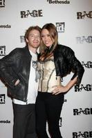 los angeles, 26 jun - seth green, clare grant arriveert bij de katy perry - part of me première in graumans chinese theater op 26 juni 2012 in los angeles, ca foto