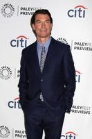 los angeles, 6 sep - jerry o connell bij de paleyfest previews - fall tv cbs, we are men in paley center for media op 6 september 2013 in beverly hills, ca foto