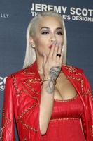 los angeles, 8 sep - rita ora in de jeremy scott - the people's designer wereldpremière in het tcl chinese theater op 8 september 2015 in los angeles, ca foto