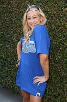 los angeles, 18 jun - jennifer blanc in de privé la football league zomer kickoff suite met la football league t-shirts op de privé locatie op 18 juni 2014 in los angeles, ca foto