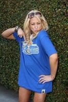 los angeles, 18 jun - jennifer blanc in de privé la football league zomer kickoff suite met la football league t-shirts op de privé locatie op 18 juni 2014 in los angeles, ca foto