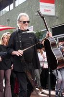 los angeles, 4 nov - kris kristofferson bij de janis joplin hollywood walk of fame star ceremonie op hollywood blvd op 4 november 2013 in los angeles, ca foto