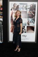 los angeles, 20 aug - kelli garner bij de if i stay première in tcl chinese theater op 20 augustus 2014 in los angeles, ca foto