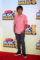 los angeles, 27 april - karan brar arriveert bij de radio disney music awards 2013 in het nokia theater op 27 april 2013 in los angeles, ca foto