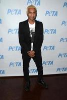 los angeles, 7 jun - tony kanal at the peta viert prins op zijn verjaardag in het bob barker-gebouw van de peta op 7 juni 2016 in los angeles, ca foto