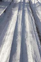 spoor in de sneeuw, winter foto