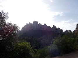 profiel van de bergen van montserrat in de provincie barcelona, catalonië, spanje. foto