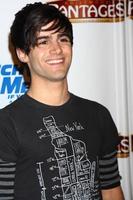 los angeles, 12 maart - max ehrich arriveert bij de openingsavond van catch me if you can in het pantages theater op 12 maart 2013 in los angeles, ca foto