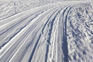 weg in het winterseizoen foto