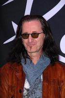 los angeles, 20 nov - geddy lee of rush bij de ceremonie waar rush wordt ingewijd in de rockwalk van het gitaarcentrum in het gitaarcentrum op 20 november 2012 in los angeles, ca. foto