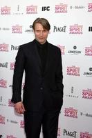 los angeles, 23 februari - mads mikkelsen woont de 2013 film Independent Spirit Awards bij in de tent op het strand op 23 februari 2013 in Santa Monica, ca foto