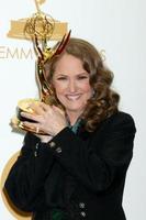 los angeles, 22 sep - melissa leo bij de 65e emmy awards, perskamer in nokia theater op 22 september 2013 in los angeles, ca foto