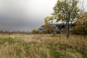 de ruïnes van een oud gebouw foto