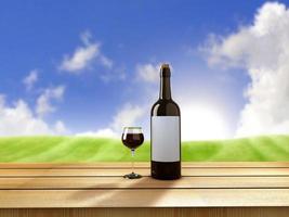 wijnfles boven houten tafel foto