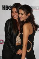 los angeles, 17 juli - madison justice, victoria justice bij de naomi en ely's no kiss list screening tijdens outfest in het montalban theater op 17 juli 2015 in los angeles, ca. foto