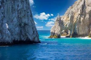 mexico, schilderachtige toeristische bestemming boog cabo san lucas, el arco, in de buurt van het strand van playa amantes foto