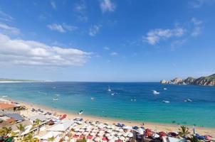 mexico, schilderachtige stranden en playas van cabo san lucas, los cabos, in de toeristische hotelzone foto