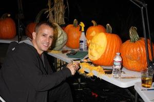 los angeles, 4 okt - ray villafane bij de opkomst van de jack o lanterns in descanso tuinen op 4 oktober 2014 in la canada flintridge, ca foto