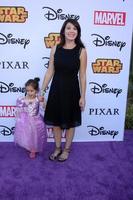 los angeles, 1 okt - elliotte anne puro, marla sokoloff bij het vip disney halloween-evenement in disney consumer product pop-up store op 1 oktober 2014 in glendale, ca foto