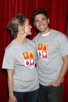 los angeles, 6 okt - linsey godfrey, robert adamson bij het licht de nacht de wandeling ten voordele van de leukemie-lymfoomvereniging in sunset-gower studio's op 6 oktober 2013 in los angeles, ca foto