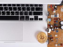 bitcoin-cash digitale cryptocurrency op notebook foto