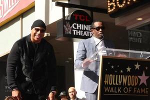 los angeles, 21 jan - sean combs, ll cool j bij de ll cool j hollywood walk of fame-ceremonie in hollywood en hoogland op 21 januari 2016 in los angeles, ca foto