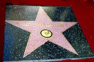 los angeles, 9 feb - paul mccartney ster bij de hollywood walk of fame ceremonie voor paul mccartney bij capital records building op 9 februari 2012 in los angeles, ca foto