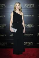 los angeles, 21 jan - sally phillips bij de première van trots en vooroordelen en zombies in het harmonie gouden theater op 21 januari 2016 in los angeles, ca foto