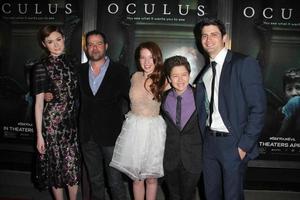 los angeles, 3 april - karen gillan, rory cochrane, annalize basso, garrett ryan, james lafferty bij de oculus los angeles screening in de tcl chinese 6 theaters op 3 april 2014 in los angeles, ca foto