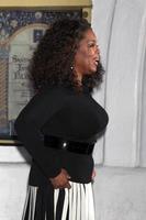 santa barbara, 5 februari - oprah winfrey op het santa barbara internationale filmfestival eert oprah winfrey in arlington theater op 5 februari 2014 in santa barbara, ca foto