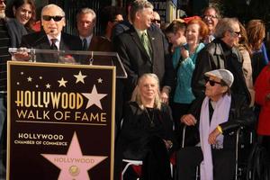 los angeles, 13 dec - mel brooks, paul mazursky bij de paul mazursky ster op de hollywood walk of fame ceremonie in hollywood blvd op 13 december 2013 in los angeles, ca foto