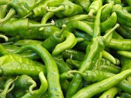 groene chilipepers foto