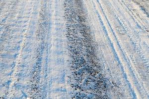 besneeuwde weg, winter foto