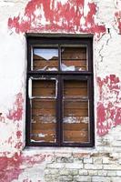 ramen in een verlaten gebouw foto