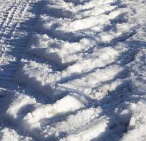 weg in het winterseizoen foto