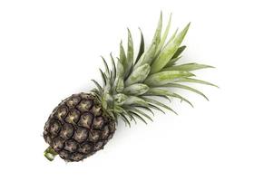 verse groene ananas geïsoleerd op een witte achtergrond voor het koken van advertenties ontwerp foto