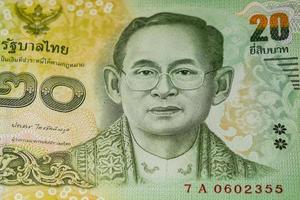 zeldzame oude thailand buitenlandse valuta 20 baht biljet, koning bhumibol adulyadej op 20 baht thailand geld rekening close-up, rekening van de nationale valuta van thailand foto