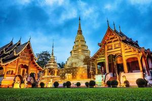 pagode bij de phra singh-tempel. foto