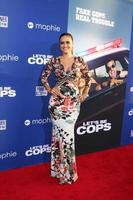 los angeles, 7 aug - samara saraiva bij de première van let s be cops in de arclight hollywood theaters op 7 augustus 2014 in los angeles, ca foto