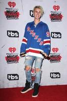 los angeles, 3 april - justin bieber op de iheart radio music awards 2016 perskamer op het forum op 3 april 2016 in inglewood, ca foto