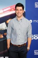 los angeles, 7 aug - max greenfield bij de première van let s be cops in de arclight hollywood theaters op 7 augustus 2014 in los angeles, ca foto