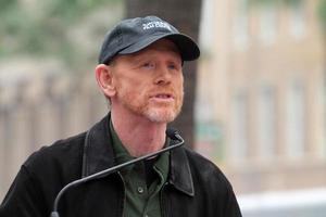 los angeles, 10 dec - ron howard bij de ron howard star op de hollywood walk of fame op de hollywood blvd op 10 december 2015 in los angeles, ca foto