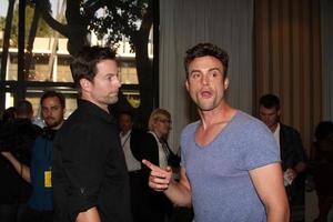 los angeles, 26 aug - thom bierdz, daniel goddard woont het jonge en rusteloze fandiner 2011 bij in het universele sheraton hotel op 26 augustus 2011 in los angeles, ca. foto