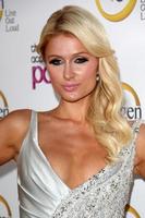 los angeles, 17 mei - paris hilton arriveert bij de première van de nieuwe docu-serie van zuurstof, de wereld volgens parijs in tropicana bar in hollywood roosevelt op 17 mei 2011 in los angeles, ca foto