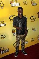 los angeles, 5 juni - dwame boateng arriveert bij de première van disney channel s let it shine in dga theater op 5 juni 2012 in los angeles, ca foto